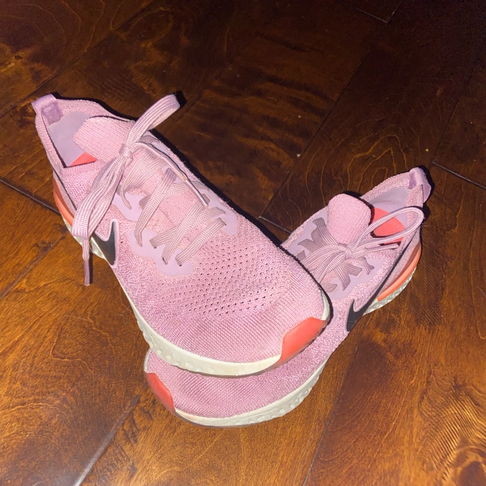 nike epic react tennis shoes - Picture 2 of 5